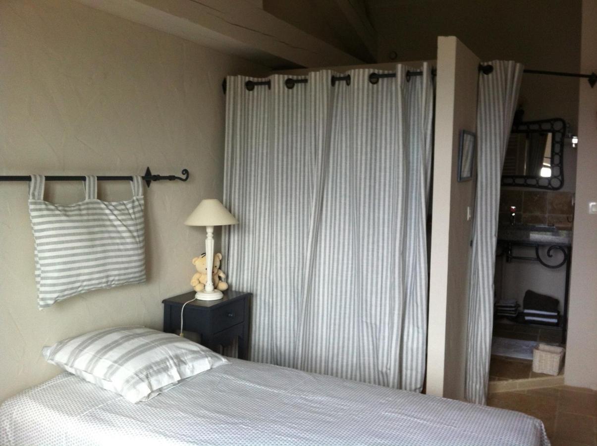Oustau De Piera Bed & Breakfast Gordes Eksteriør bilde